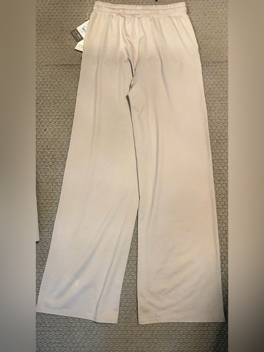 Vuori Halo Essential Wide Leg Pants in Ecru Heather in Small LONG - Picture 7 of 8